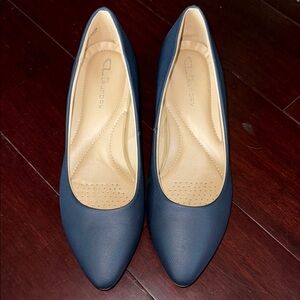 8.5 CL by Laundry Blue Heeled Shoe. New without tags.